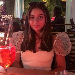 Meet your Posher, Idil